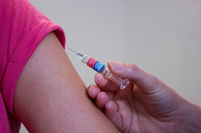 nannies required to get covid-19 vaccination