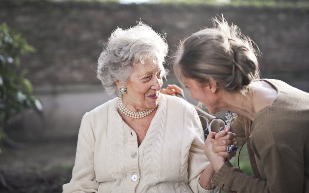 10 Signs Your Elderly Loved One May Need Senior Companion Care